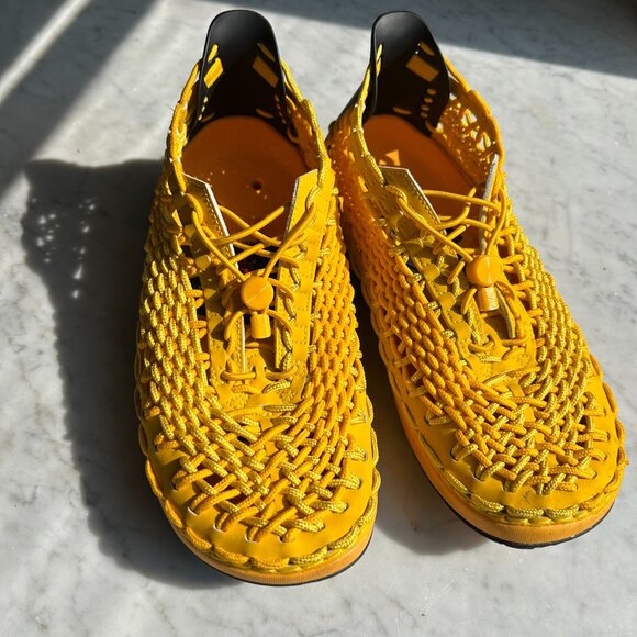 NIKE ACG WATERCAT+ IN BRIGHT YELLOW/BLACK - Picture 4 of 4